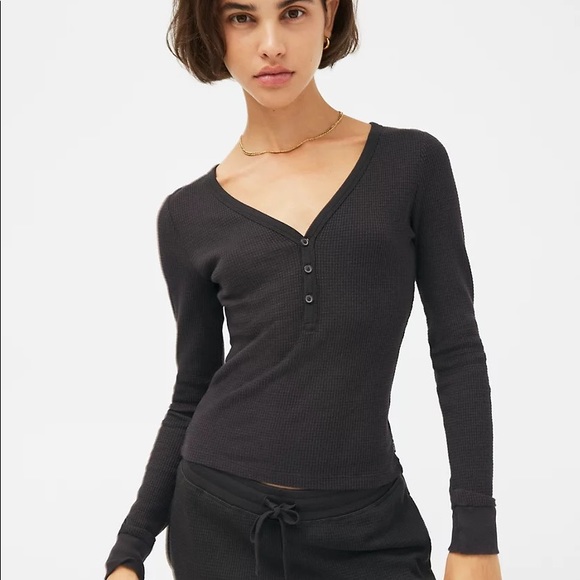 Aritzia TNA Waffle Knit Thermal Henley in Green - XS - Picture 5 of 5